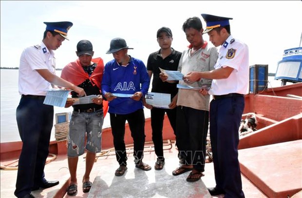 Intensifican educacion a pescadores vietnamitas sobre cumplimiento de leyes hinh anh 1