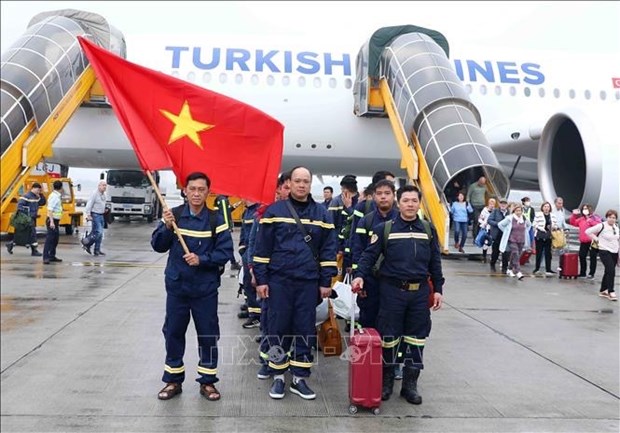 Honran a brigada de rescate de policia vietnamita por esfuerzos en Turquia hinh anh 1