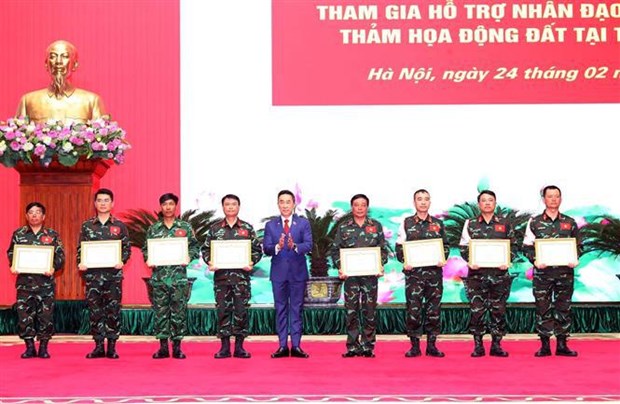 Elogian en Vietnam a fuerzas participantes en misiones de rescate en Turquia hinh anh 3