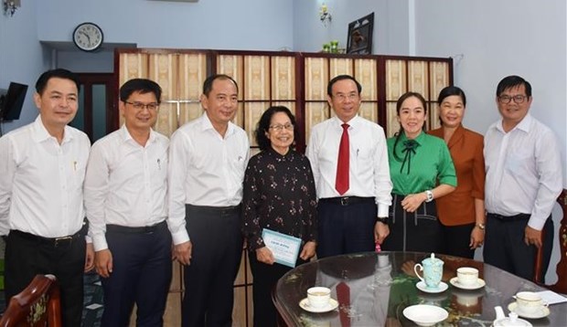 Enaltecen a medicos destacados en Ciudad Ho Chi Minh hinh anh 2