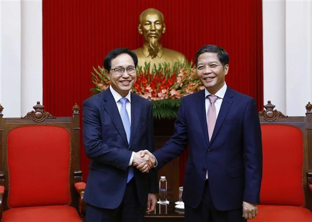 Recibe dirigente partidista a director general de Samsung Vietnam hinh anh 1