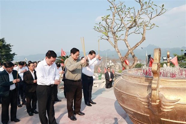 Premier vietnamita emite orden de iniciar obra infraestructural en provincia de Hoa Binh hinh anh 2