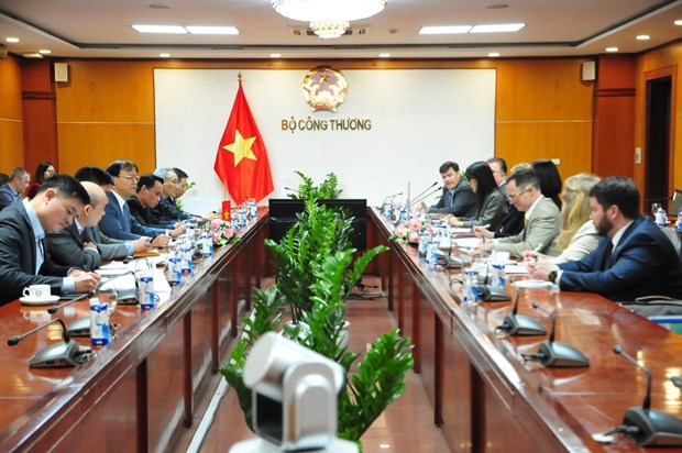 Vietnam pide a EE.UU. ayudar a facilitar la exportacion de frutas frescas hinh anh 1