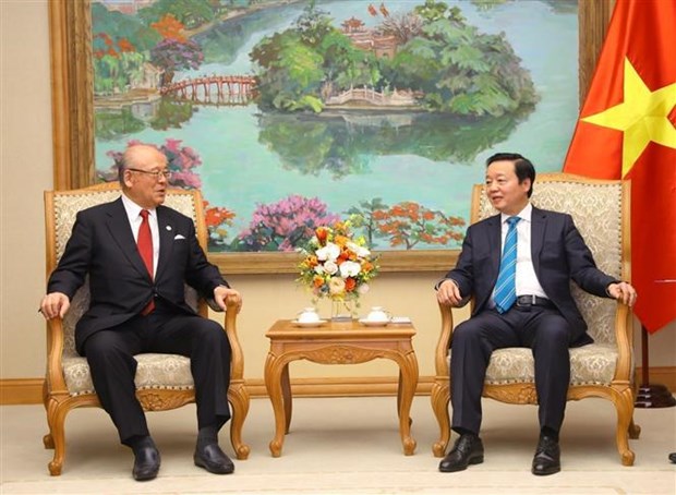 Vietnam dispuesto a cooperar con Japon para implementar compromisos y metas globales hinh anh 1