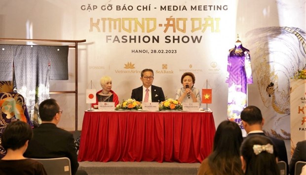 Desfile de moda en Hanoi resalta relaciones Vietnam - Japon hinh anh 1