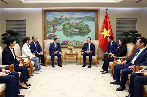 Vicepremier vietnamita recibe a lider de importante grupo chino de alta tecnologia hinh anh 1