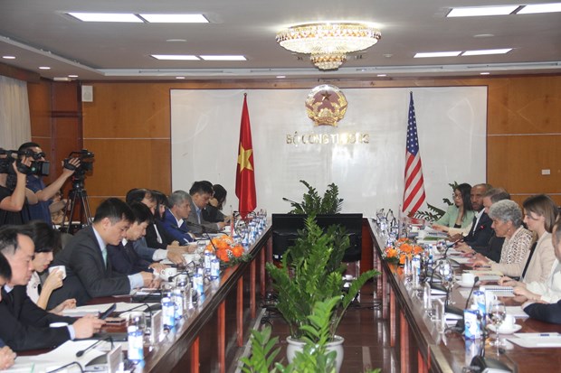 Dirigentes de la Cancilleria reciben al ministro asistente de Relaciones Exteriores de China hinh anh 2