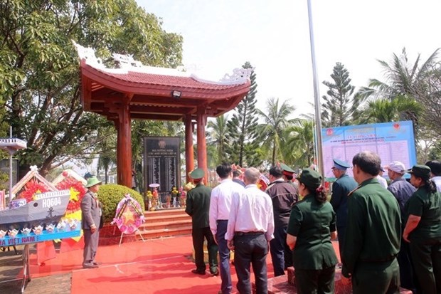 Efectuan en Da Nang ceremonia en homenaje a soldados caidos en la batalla de Gac Ma hinh anh 2