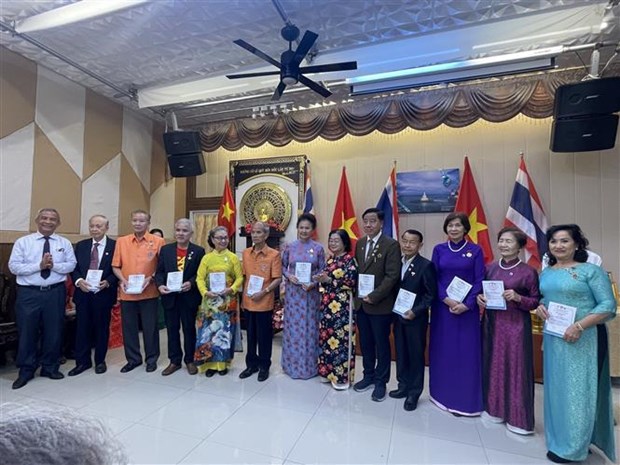 Vietnamitas en Tailandia recaudan fondo para el Club “Por nuestros queridos Hoang Sa-Truong Sa” hinh anh 1