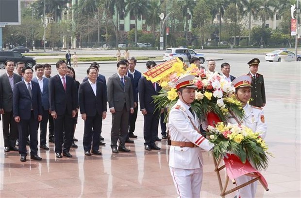 Presidente de Parlamento vietnamita visita provincia de Hung Yen hinh anh 2