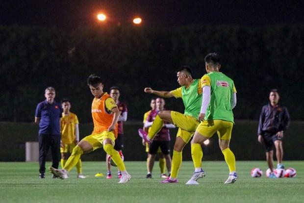 Copa Doha 2023: Sub-23 de Vietnam por acostumbrarse a tiempo del juego hinh anh 1