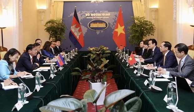 Vietnam y Camboya fomentan cooperacion multilateral hinh anh 1