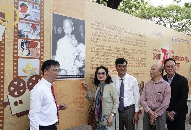 Inauguran exposicion fotografica sobre cine revolucionario de Vietnam hinh anh 1