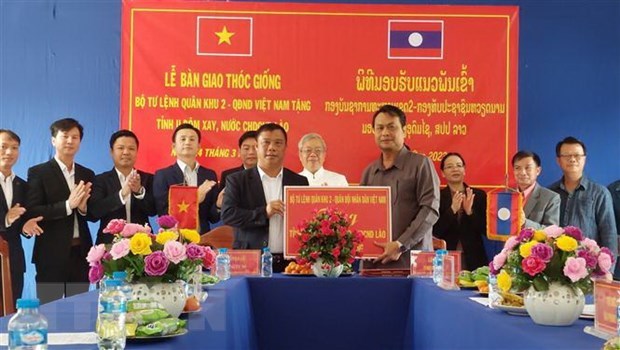 Vietnam ayuda a Laos a desarrollar economia agricola hinh anh 1
