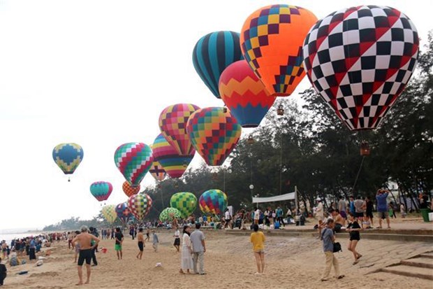 Festival de globos aerostaticos atrae turistas a Binh Thuan hinh anh 2