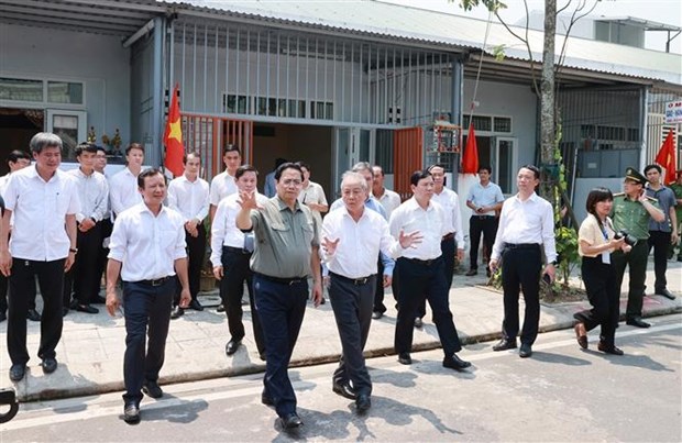 Premier vietnamita inspecciona proyectos de provincia de Thua Thien- Hue hinh anh 1