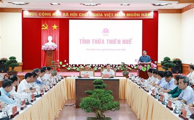 Premier urge a Thua Thien-Hue trabaja por convertirse en importante centro cultural y turistico hinh anh 1