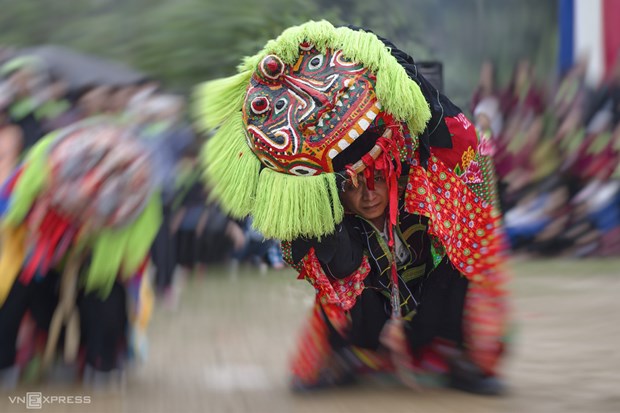 Minorias etnicas en Vietnam preservan la danza tradicional del leon-gato hinh anh 1