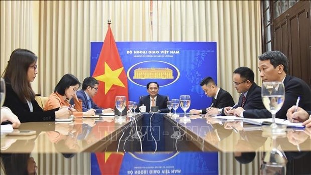 Canciller vietnamita sostiene conversacion telefonica con su homologo chino hinh anh 1