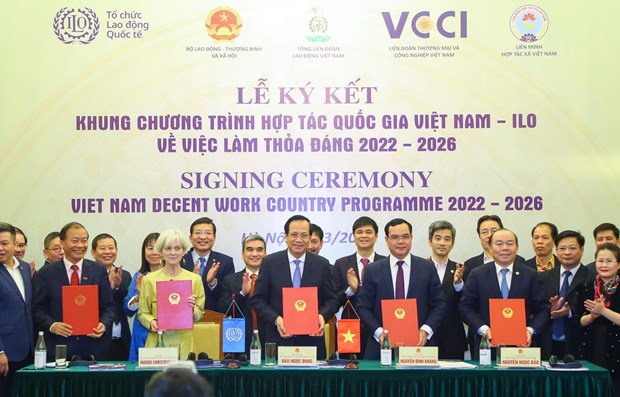 Vietnam coopera con OIT sobre trabajo decente para 2022-2026 hinh anh 1