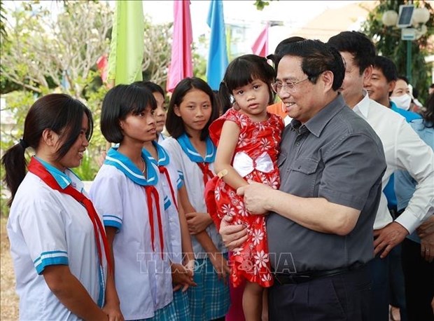 Primer ministro de Vietnam visita provincia central de Khanh Hoa hinh anh 2
