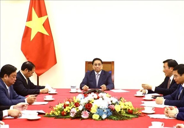 Premier vietnamita sostiene conversaciones telefonicas con su homologo chino hinh anh 1