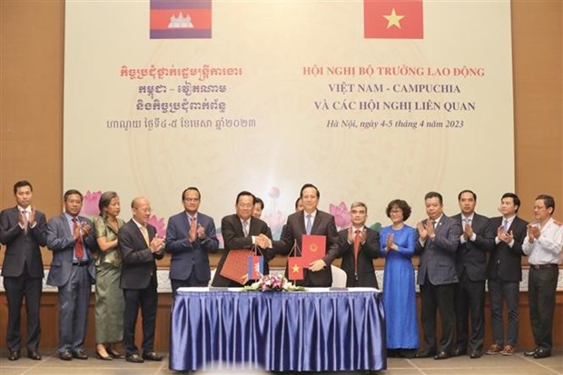 Vietnam y Camboya promueven cooperacion en campo laboral hinh anh 2