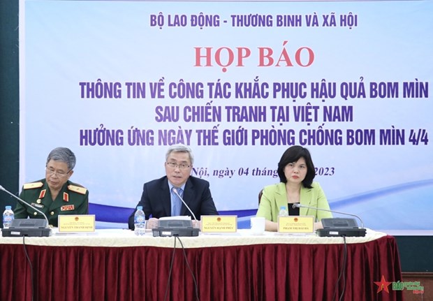 Vietnam se esfuerza por desactivar bombas y minas para servir a bienestar social hinh anh 2
