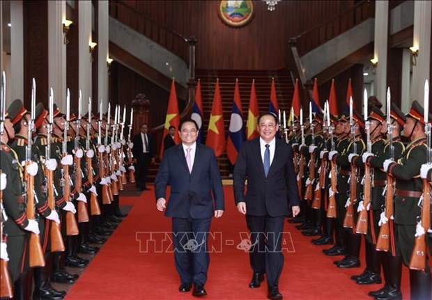 Premier vietnamita se reune con su homologo de Laos hinh anh 2