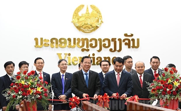 Impulsan cooperacion entre localidades vietnamita y laosiana hinh anh 1