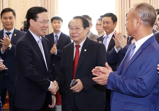 Presidente de Vietnam visita comunidad vietnamita en Laos hinh anh 1