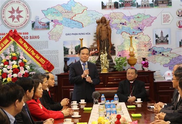Vicepremier vietnamita felicita a organizaciones religiosas por Pascua hinh anh 1