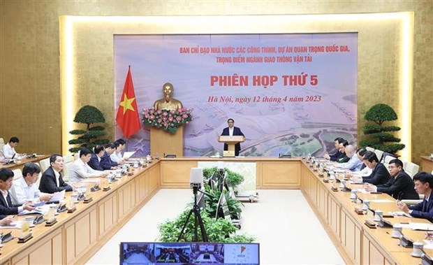 Premier vietnamita insta a materializar politicas en acciones concretas hinh anh 2