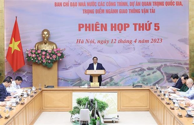 Premier exhorta a acelerar la ejecucion de proyectos nacionales claves de transporte hinh anh 1