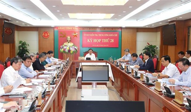 Imponen sanciones disciplinarias a funcionarios vietnamitas hinh anh 1