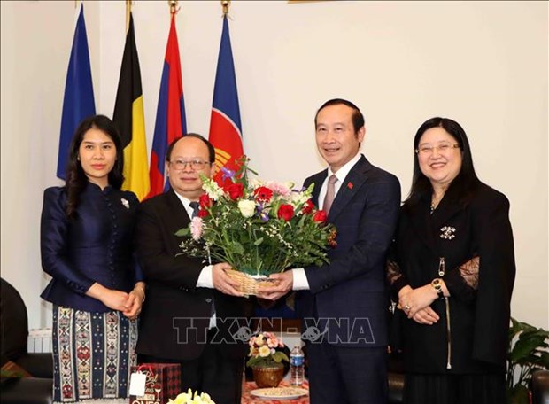 Programa de intercambio Vietnam-Laos marca el festival Bunpimay en Belgica hinh anh 1
