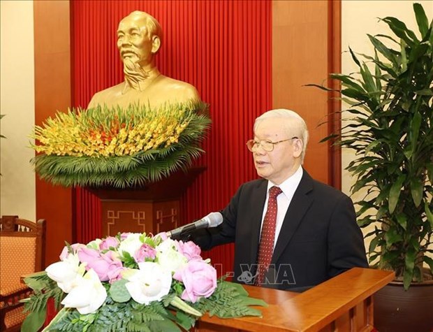 Dirigentes vietnamitas felicitan a Laos y Camboya por sus fiestas del Ano Nuevo hinh anh 1
