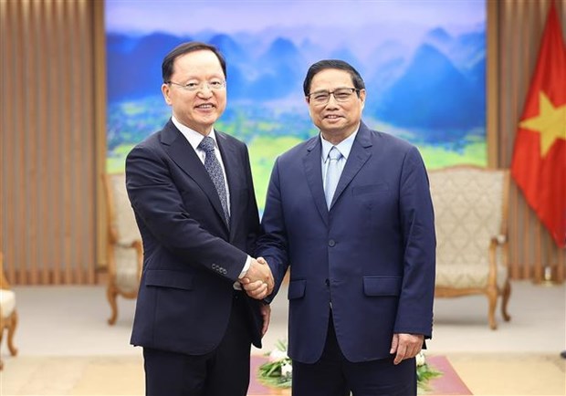 Premier promete favorecer operaciones del Grupo Samsung en Vietnam hinh anh 1