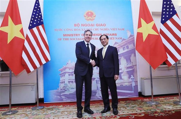 Canciller vietnamita sostiene conversaciones con su homologo estadounidense hinh anh 1