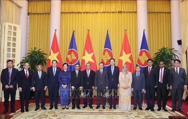 Presidente vietnamita recibe a embajadores de la ASEAN hinh anh 1