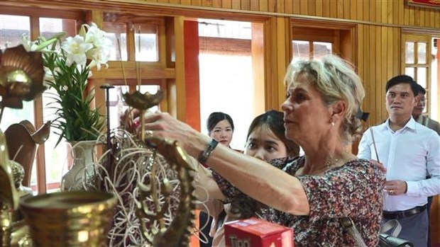Delegacion de provincia francesa experimenta cultura de la etnia vietnamita de Thai hinh anh 1