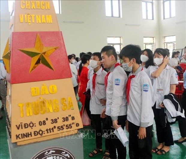 Celebran en provincia vietnamita exposicion sobre Hoang Sa y Truong Sa hinh anh 1