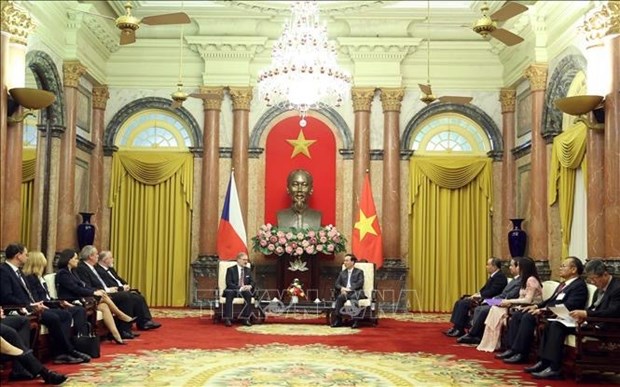 Vietnam siempre otorga importancia al impulso de nexos con Republica Checa hinh anh 2