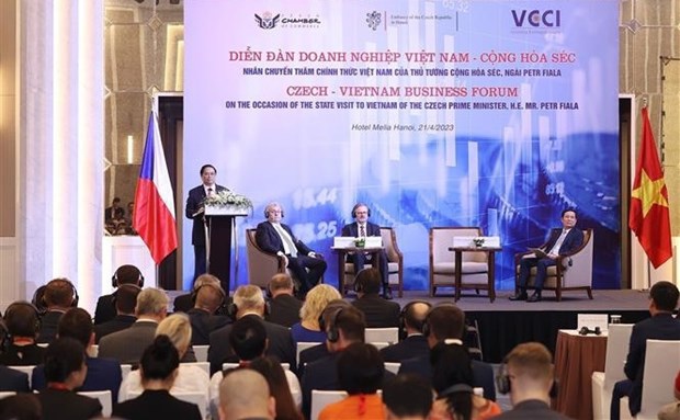 Debaten perspectivas para cooperacion economica Vietnam-Republica Checa hinh anh 1