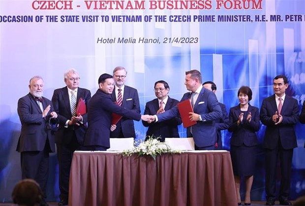 Vietnam considera a Republica Checa como socio prioritario, afirma premier hinh anh 3