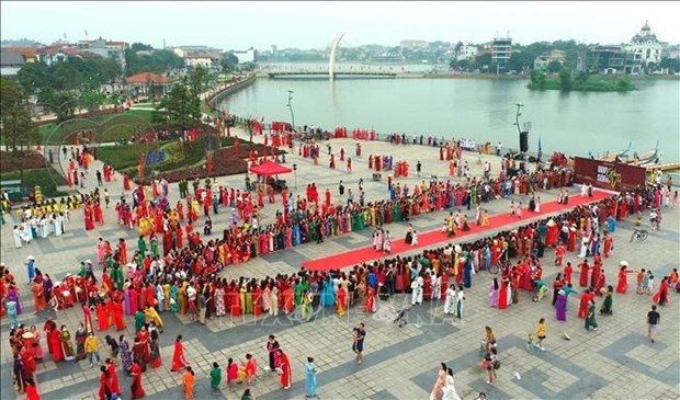 Organizan diversos programas culturales en Festival del Templo de los Reyes Hung hinh anh 1