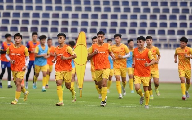 Entrenador Troussier reduce lista de seleccion sub-22 de Vietnam a SEA Games 32 hinh anh 1