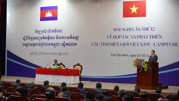 Efectuan XII Conferencia sobre cooperacion de provincias fronterizas Vietnam-Camboya hinh anh 1
