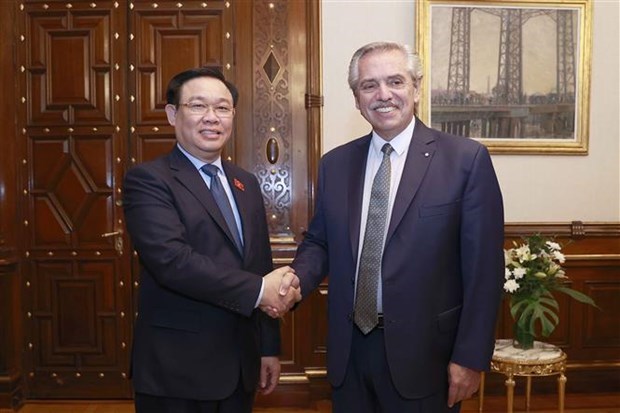 Titular parlamentario vietnamita se reune con presidente argentino hinh anh 1