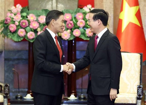 Presidente de Vietnam recibe al titular del Frente de Construccion Nacional de Laos hinh anh 1
